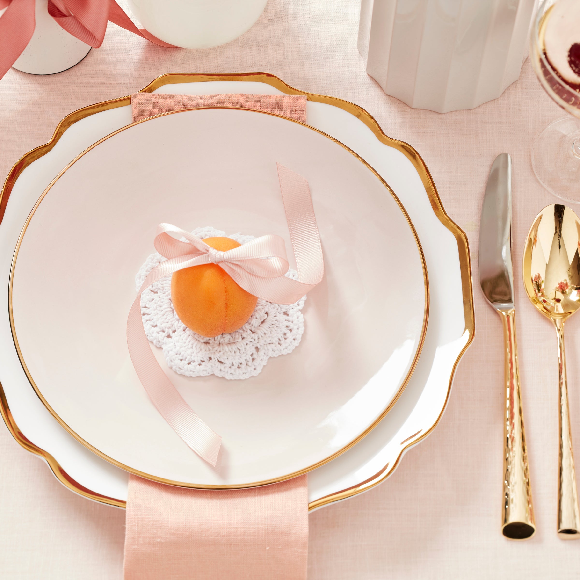 White Scalloped Dinner Plate with Gold Rim - Image 4